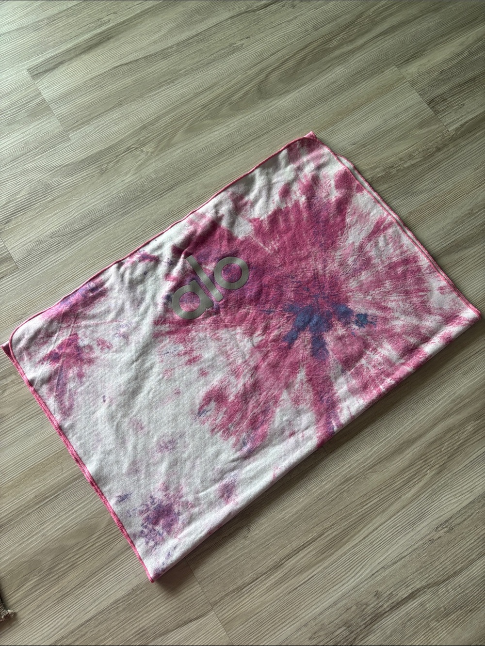 Alo Tie-Dye Pink Hot Yoga Mat/Towel